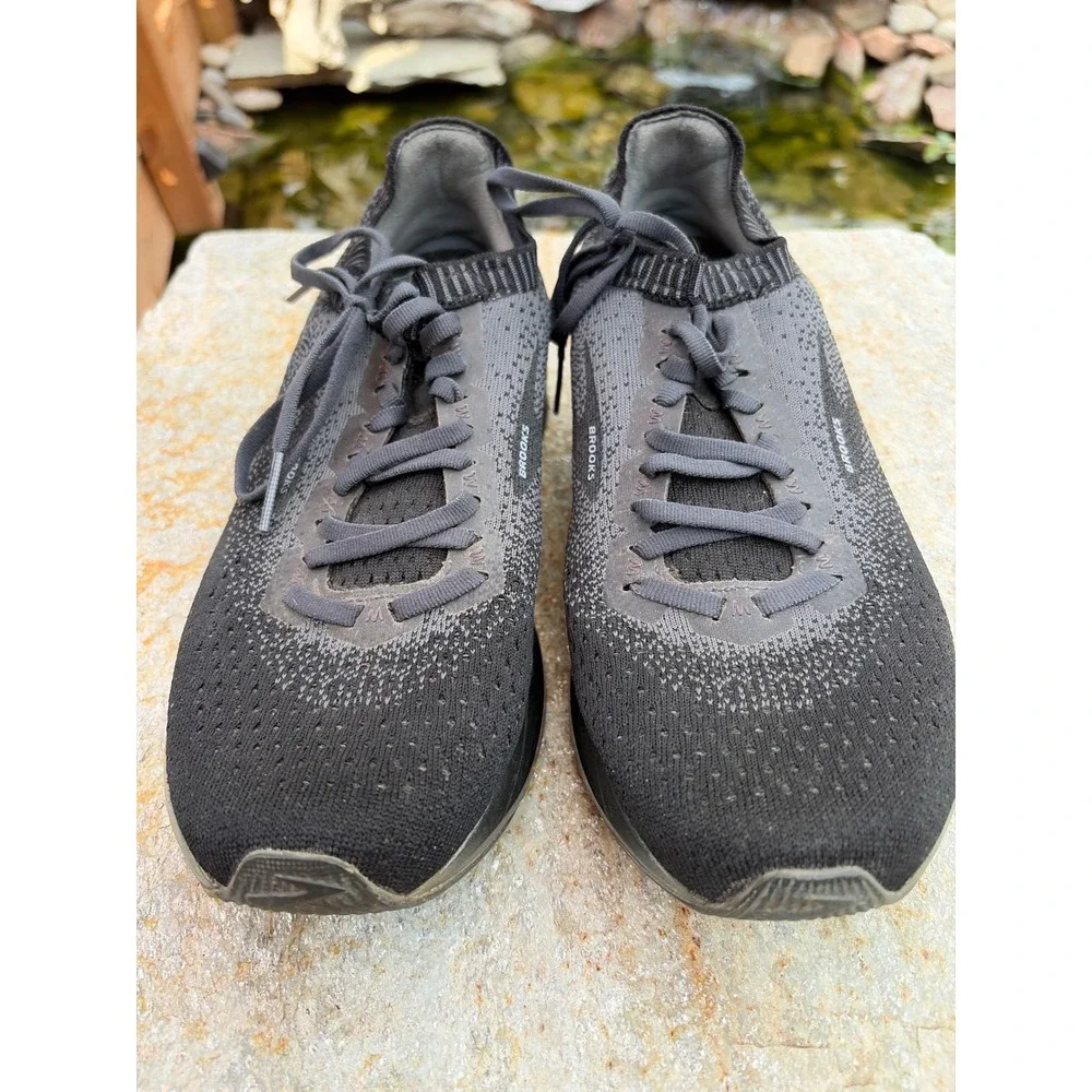 Brooks Levitate 2 Mens Running Shoes Black Grey 1102901D038 DNA AMP Sneaker